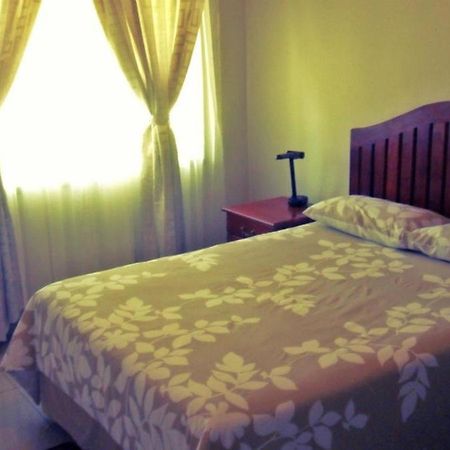 A New Earth Guest Lodge Francistown Eksteriør billede