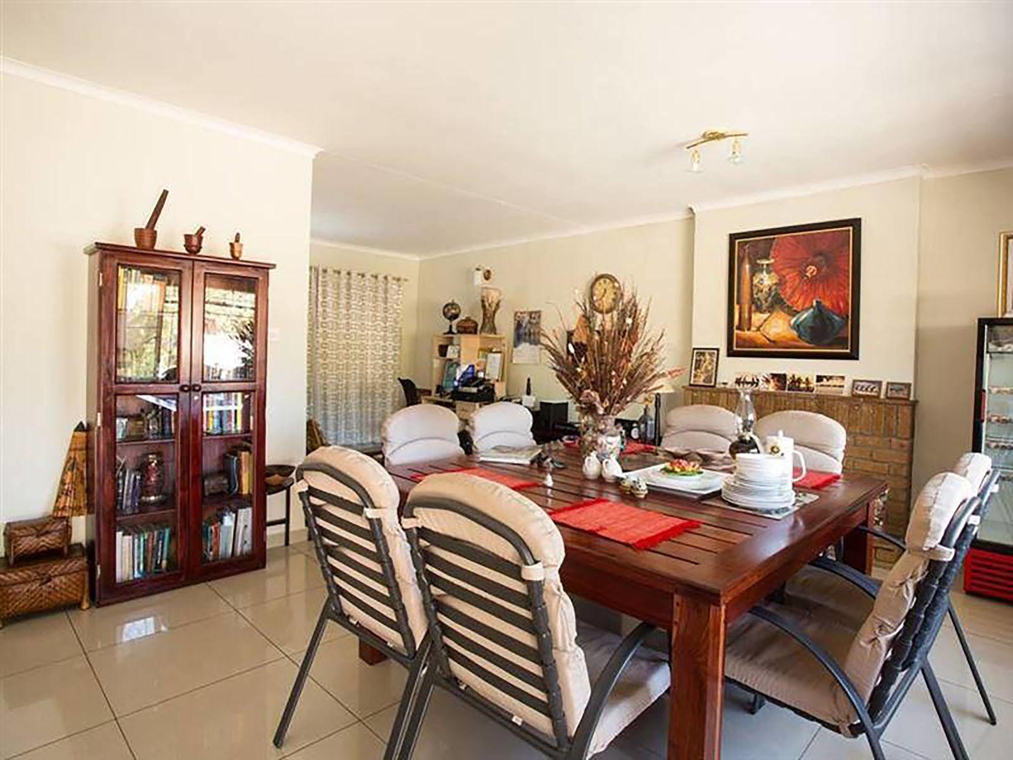 A New Earth Guest Lodge Francistown Eksteriør billede