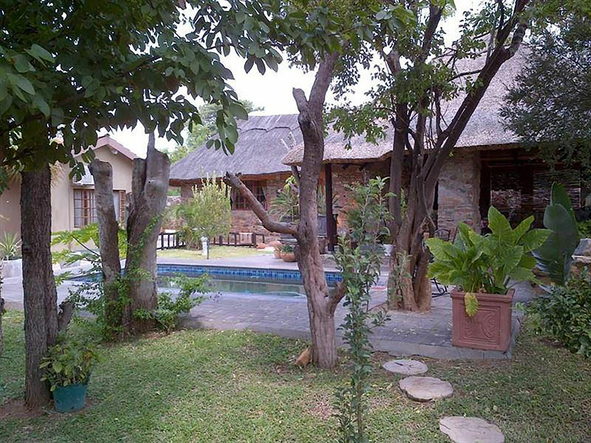 A New Earth Guest Lodge Francistown Eksteriør billede
