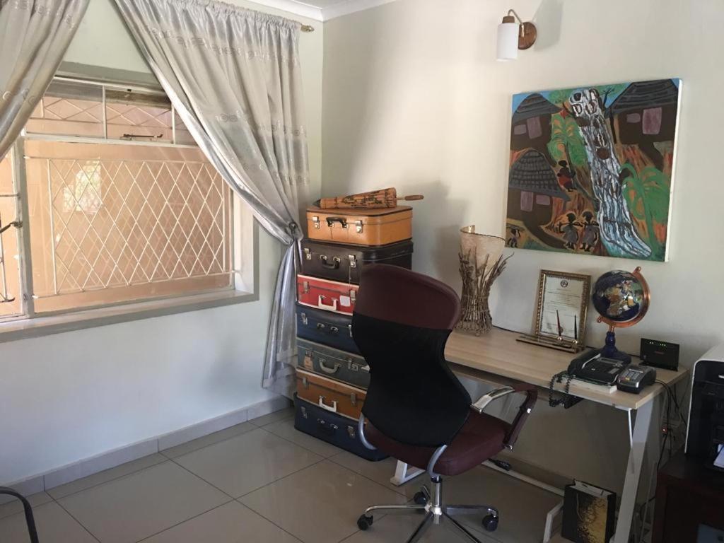 A New Earth Guest Lodge Francistown Eksteriør billede