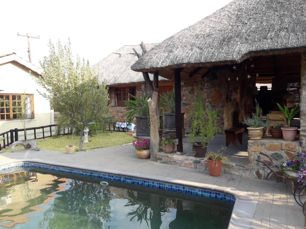 A New Earth Guest Lodge Francistown Eksteriør billede